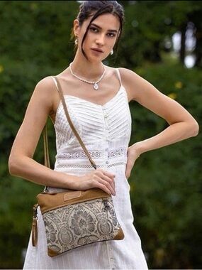 NWT Myra Leather and Canvas Floral Bohemian Cross Body Rectangle Bag w strap  🌺